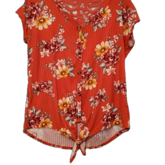 Upgrade Your Wardrobe with the Bobbie Brooks Floral Blouse, Size Medium - Picture 4 of 12